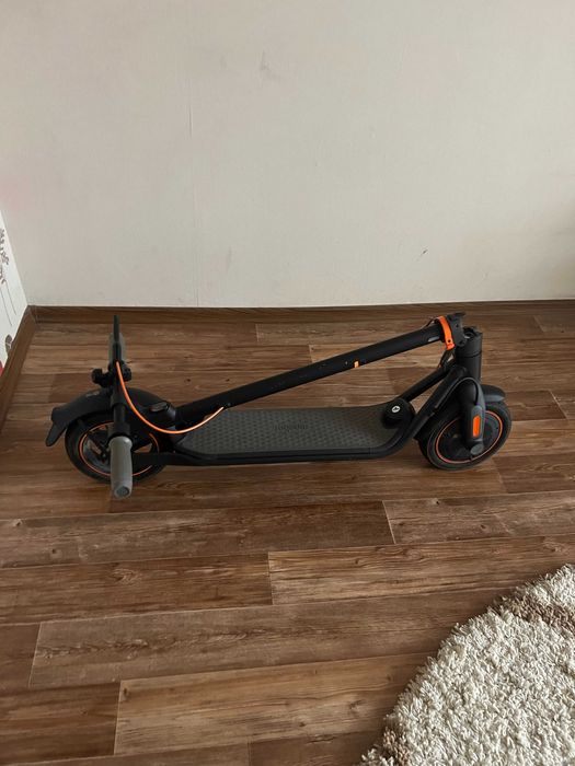 Електросамокат Segway-Ninebot