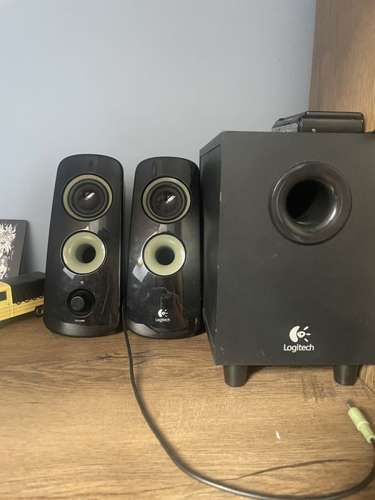 Glosniki logitech z323 i kamera sony dvd DCR-203e