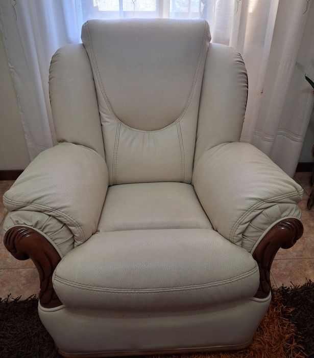 3 Sofás Sintéticos, usados