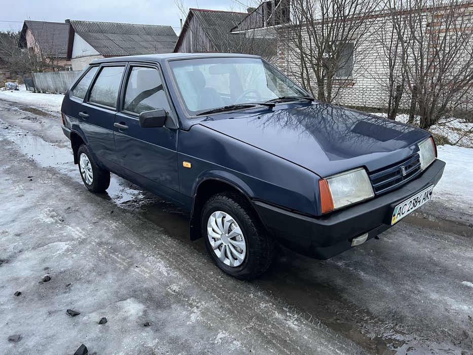 Автомобіль Ваз 2109