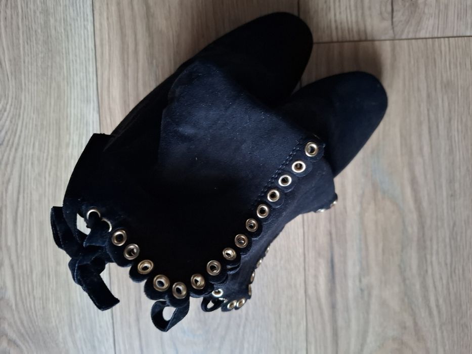 Botki czarne zamszowe 36