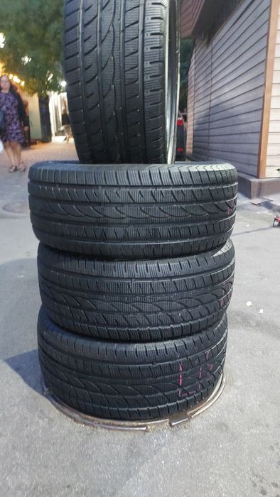 Продам 235 45 17 зима 4шт