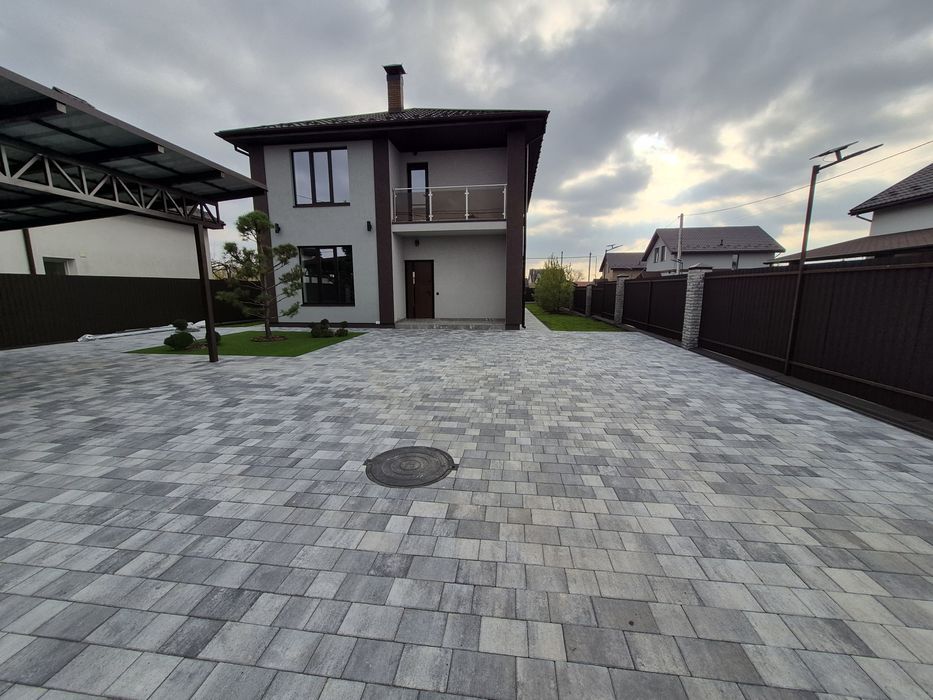 Допомога в купівлі та продажу будинків,квартири та земельної ділянки.