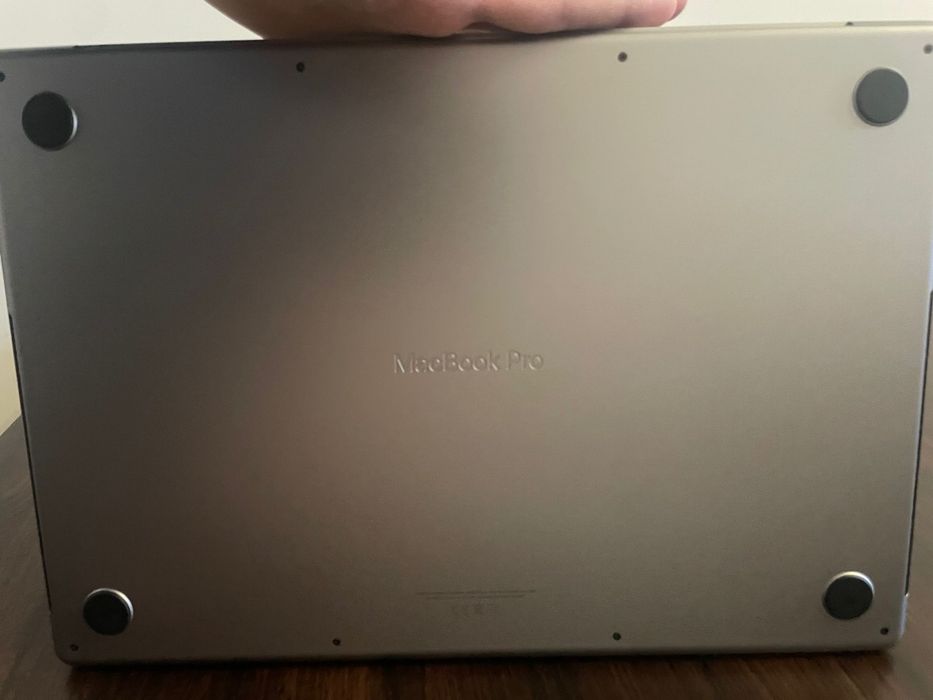 MacBook Pro 16, 32GB, 2021 rok, 1TB