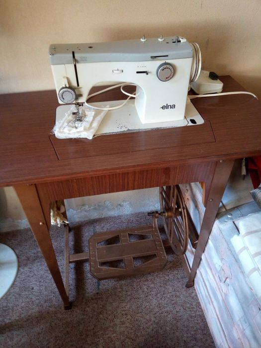Máquina de costura Elna