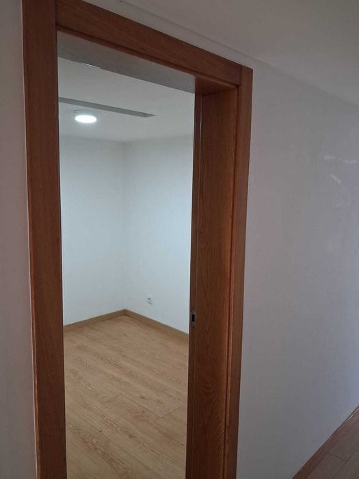 Arrenda-se Moradia M3 + 1  em Pereira