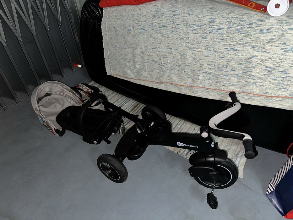 Triciclo evolutivo Kinderkraft dobrável e desmontável