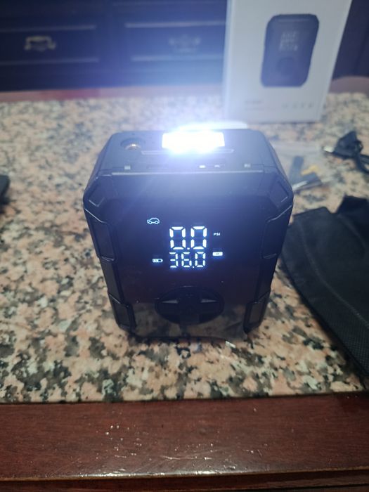 Mini compressor a bateria novo serve também de power bank