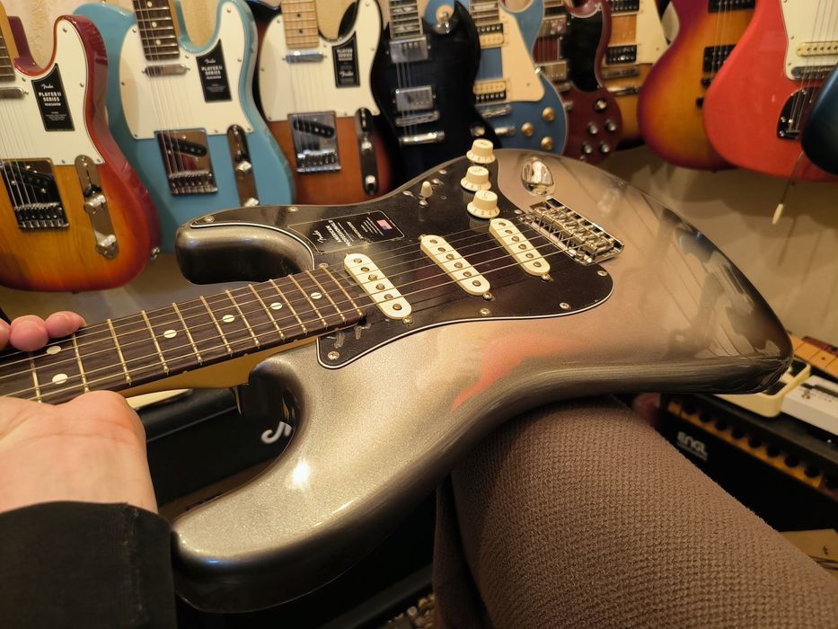 Fender® American Professional II Stratocaster® '2021 Mercury