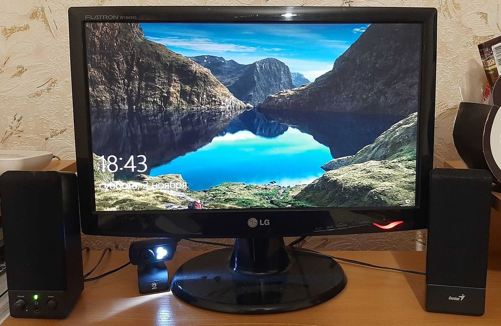 Стаціонарний комп'ютер б/у в робочому стані.