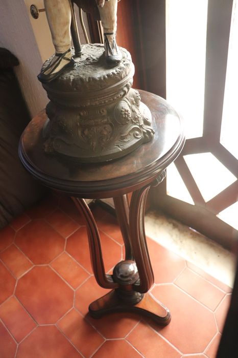 Candeeiro de pé antigo