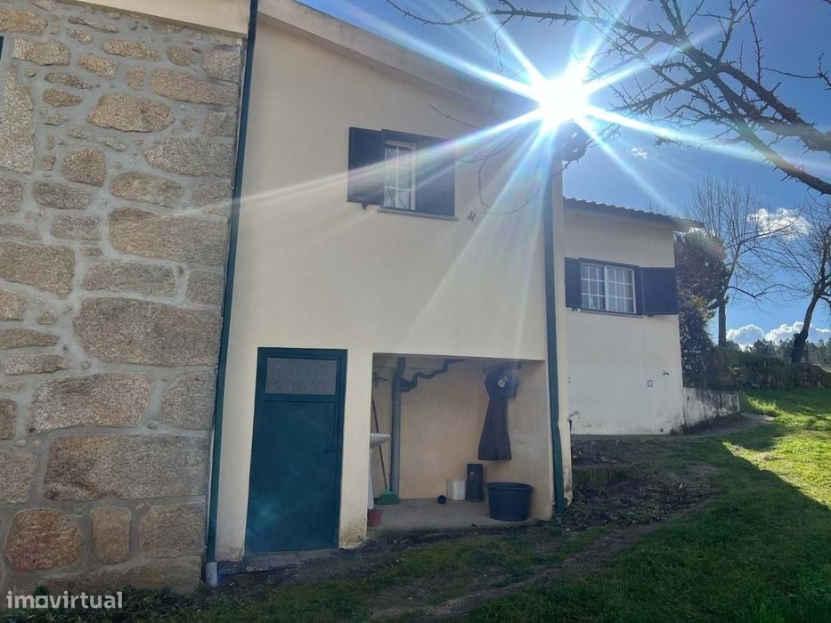 Moradia (Casa e Quinta) T3 Celorico da Beira perto do Rio Mondego