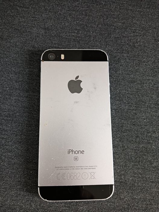 Iphone SE com algum uso
