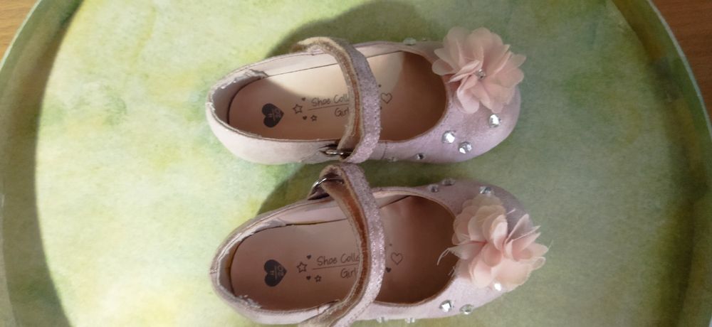 Продам дитячі туфельки