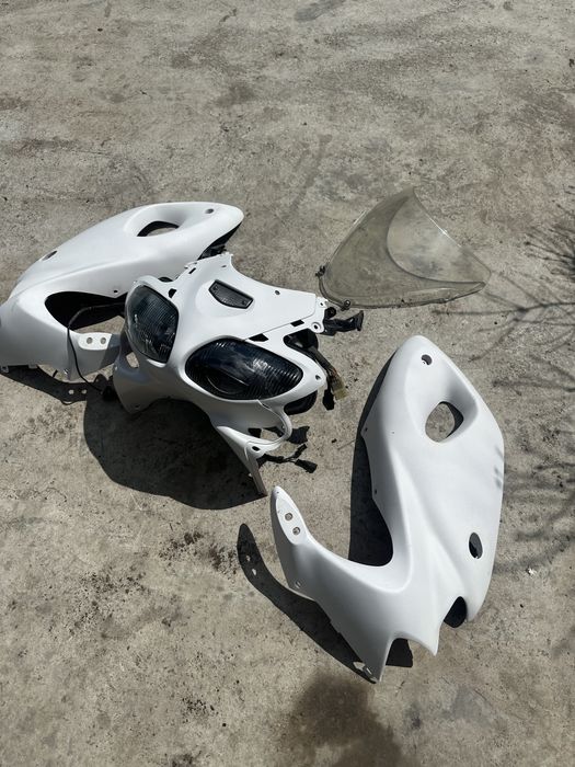 Морда пластик фара Suzuki sv 650 сузуки св лобовое стекло паук спидоме