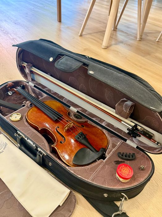 Jay Haide à l’ancienne Guarneri Model Violin Outfit (2012)