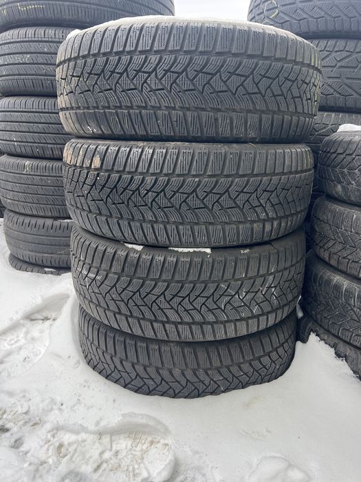 Шини зимові 215/55 R17