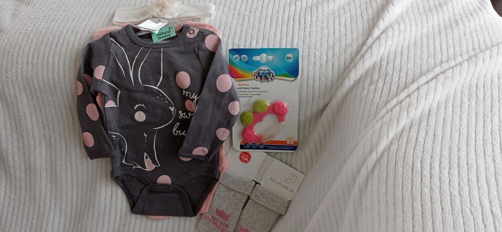 Nowy komplet niemowlęcy dziewczęcy na baby shower, prezent