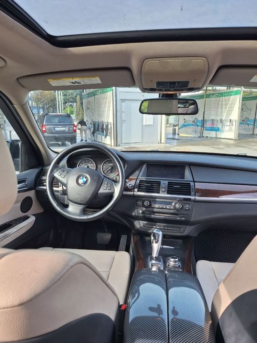 BMW x5 2012 рік.