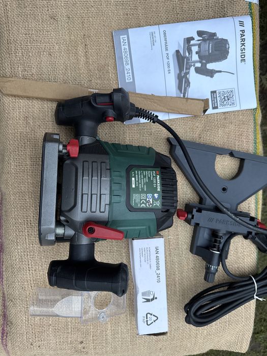 Ручной фрезерный станок по дереву Parkside POF 1200 E4 (1200 Вт