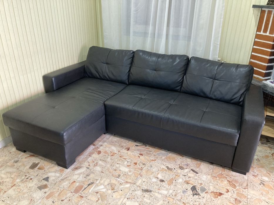 Sofá-Cama Preto Usado