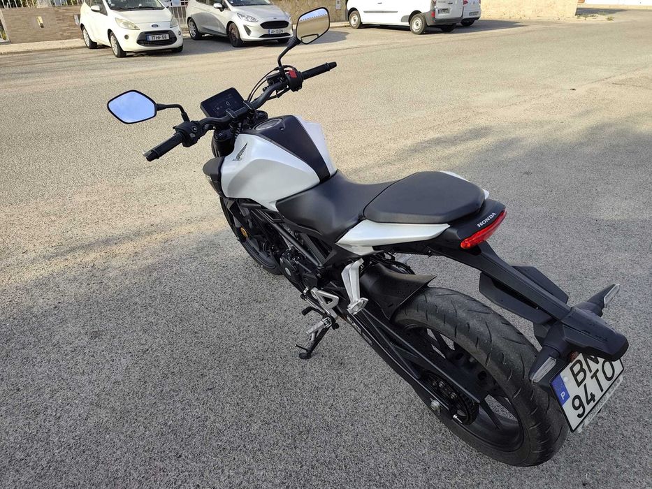 Honda CB125R 2024 9.500 km Impecável
