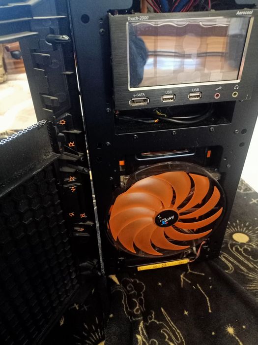 XPRESATOR X3 корпус для игрового ПК