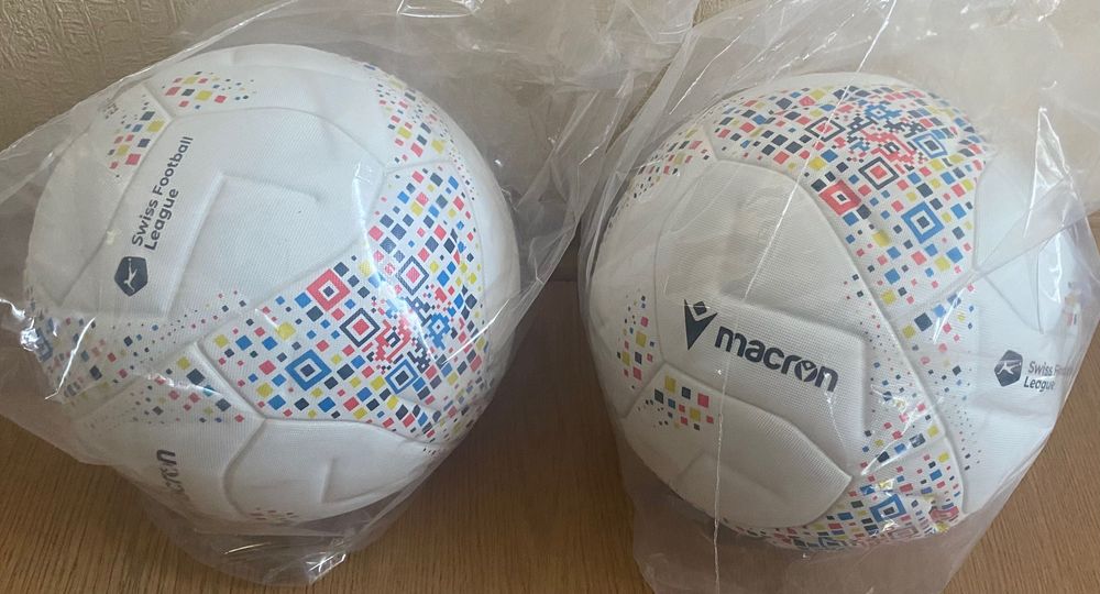 Футбольний м'яч Macron SFL SWISS League Fifa PRO