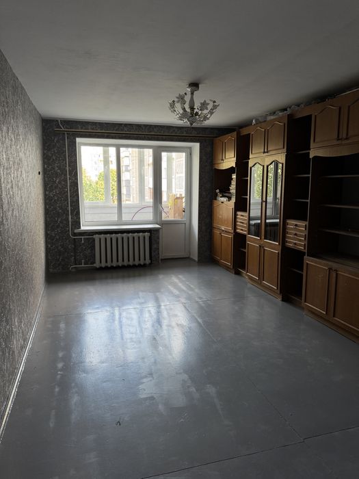 Продаж 2-кімнатна , 52м2, від власника .