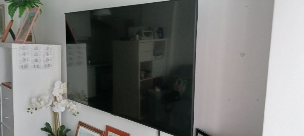 Vendo URGENTE  televisão grande,600€ .Negociavel!!