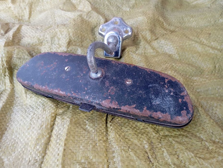 Зеркало заднего вида