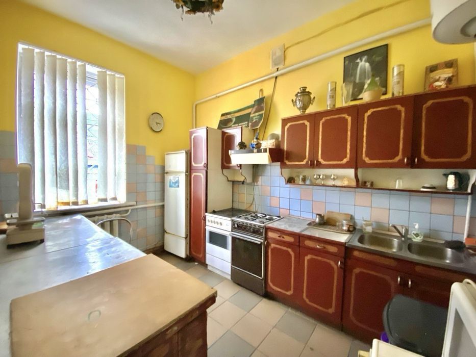 Продам приміщення в  Мізочі
