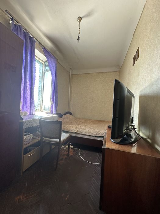 Продам 2-х кімнатну квартиру .Завжди опалення і гаряча вода..