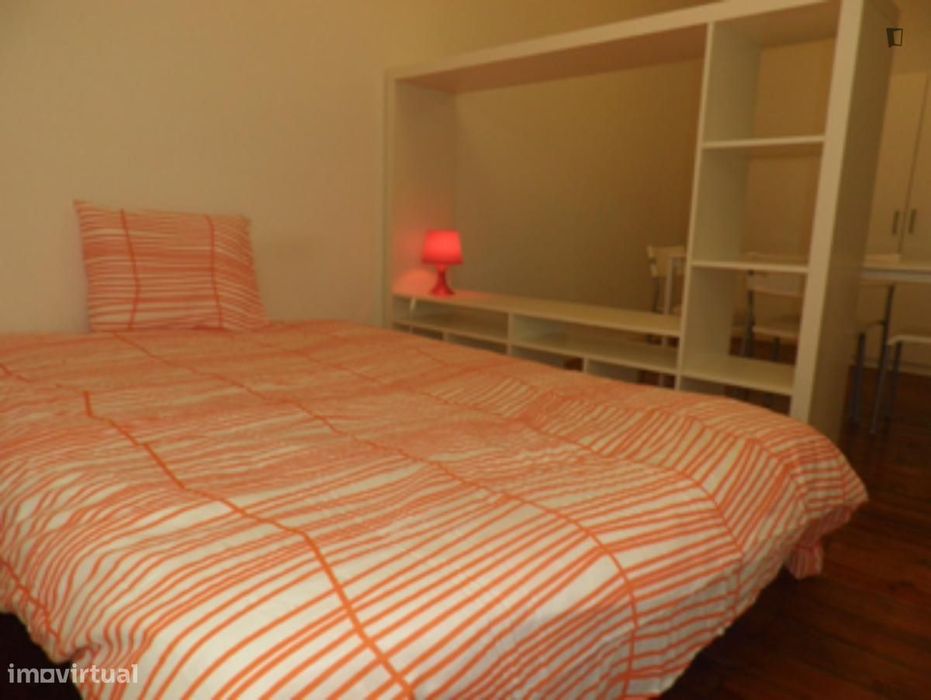 Estúdio - localizado em Alcântara Lisbon