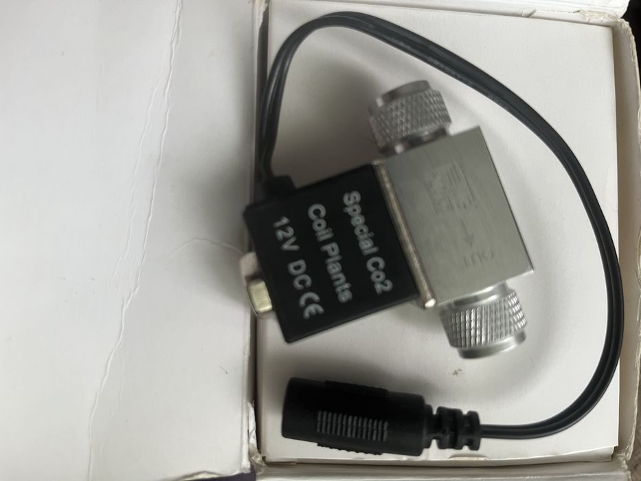 Элєктромагнітний регулятор СО2 в акваріум
