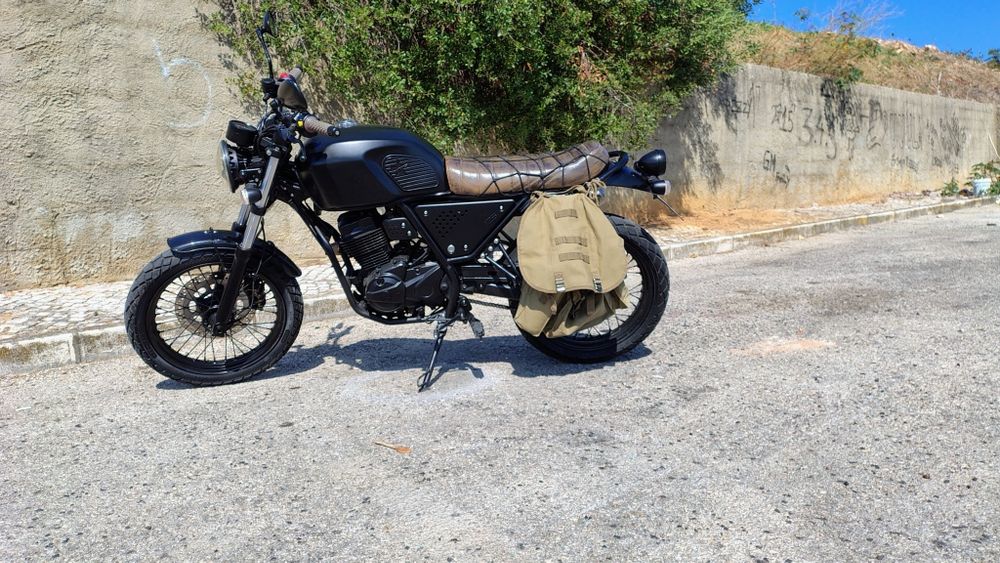 UM Scrambler x naked 125cc 2300km