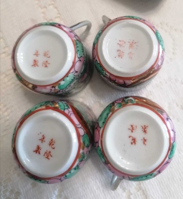Serviço de café em cerâmica chinesa para 12 pessoas, com 27 peças.