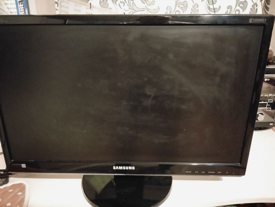 Монітор ,телевізор 24 та  монітор19