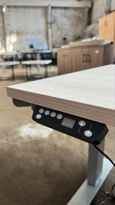 Стіл з підйомним механізмом 40шт