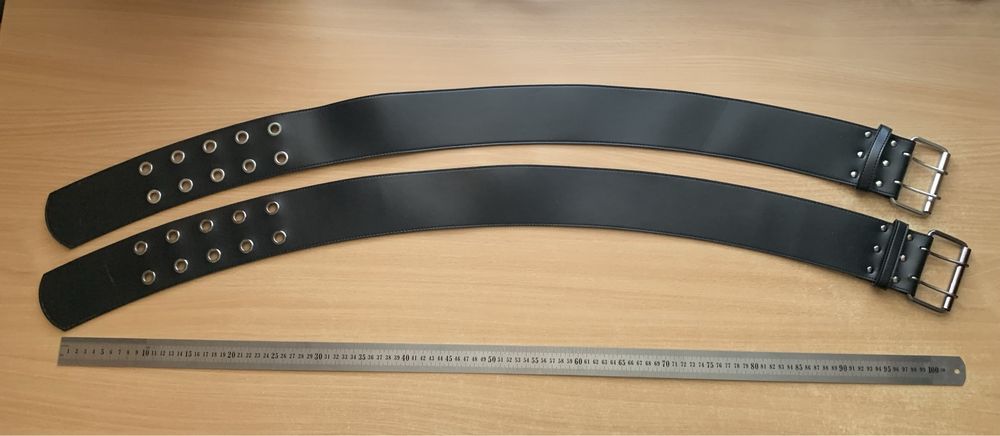 Ремінь з заклепками люверсами