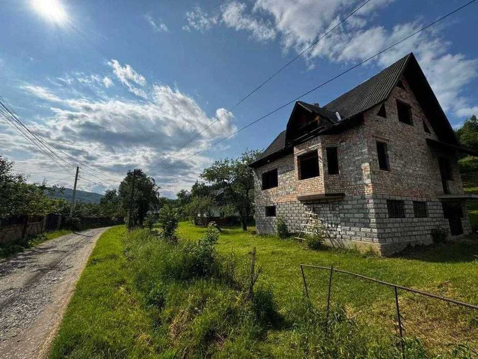 Будинок з шикарним краєвидом, з ділянкою 12с