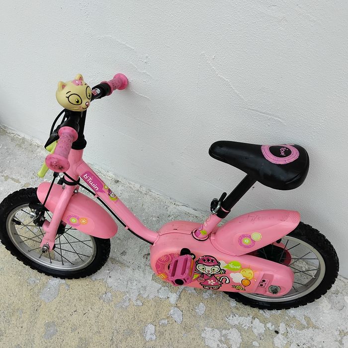bicicleta infantil B'Twin da Decathlon de cor rosa