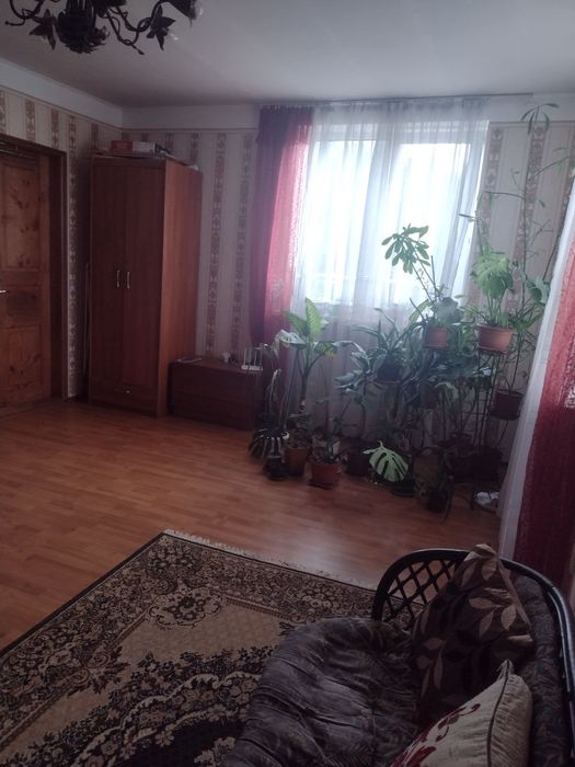 Продаж будинку в с. Давидів, ділянка 25 соток. Всі комунікації підключені.