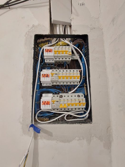 Продам новобудову на Комарова