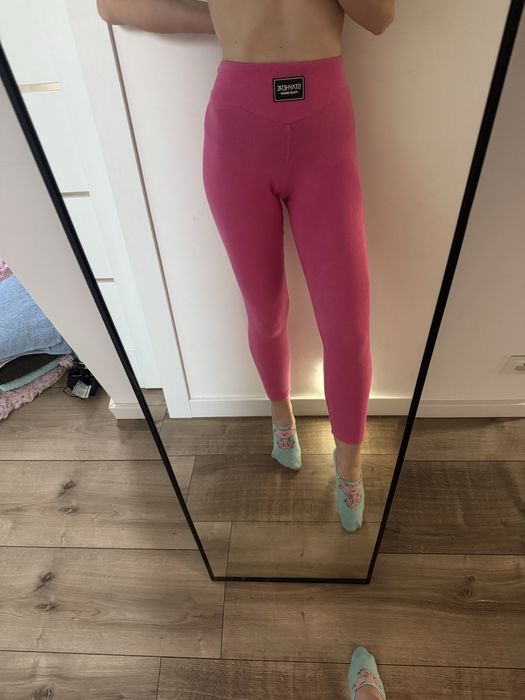 Legginsy różowe prążkowane