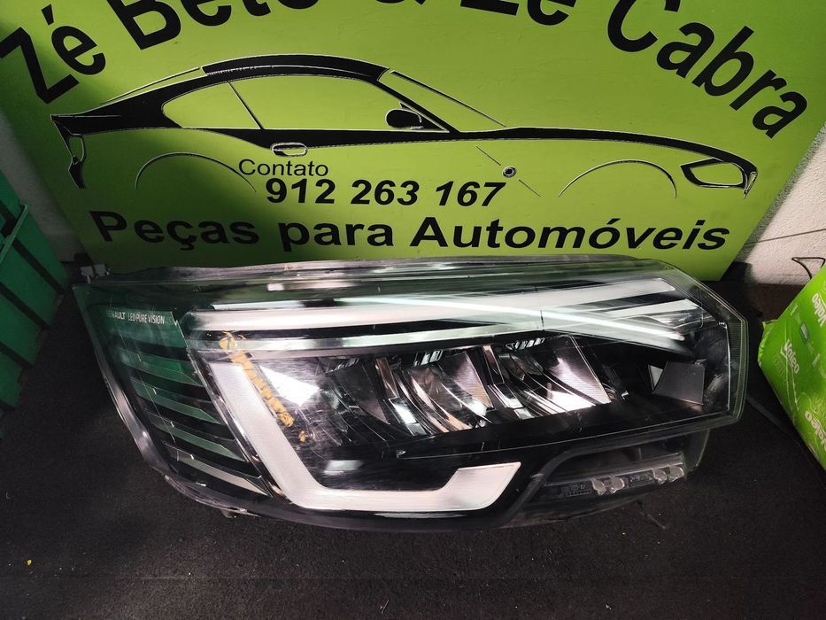 RENAULT TRAFIC III FAROL LED DIREITO - FF687