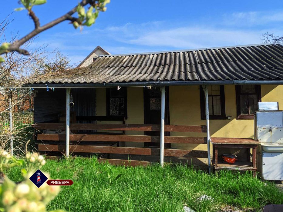 Продам участок с домиками в Затоке. Возможно использовать под бизнес.