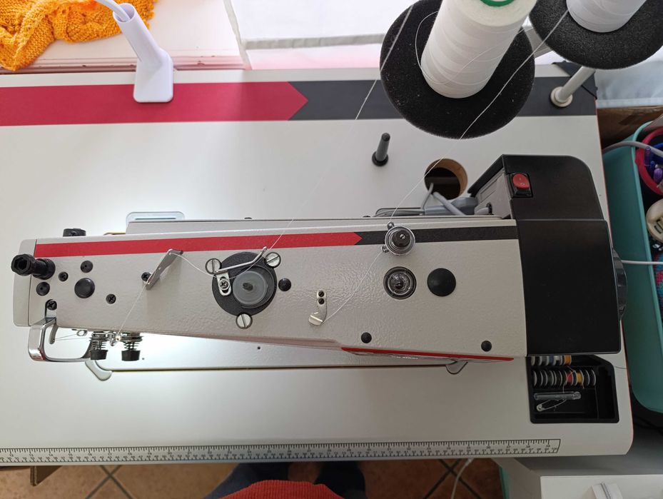 Máquina de costura Industrial BRUCE R4000