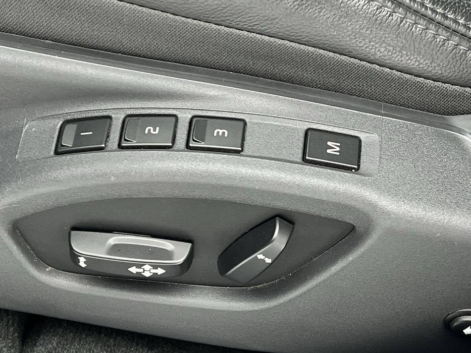 Volvo v60 2.0 4D Автомат Не фарбована