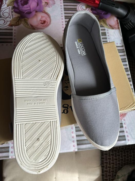 Жіноче легке взуття